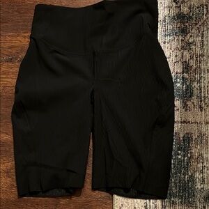 Lululemon black ribbed bike shorts